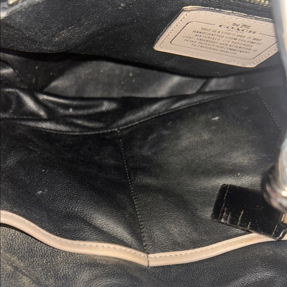 Coach Off-White Leather Shoulder Bag - Picture 6 of 7